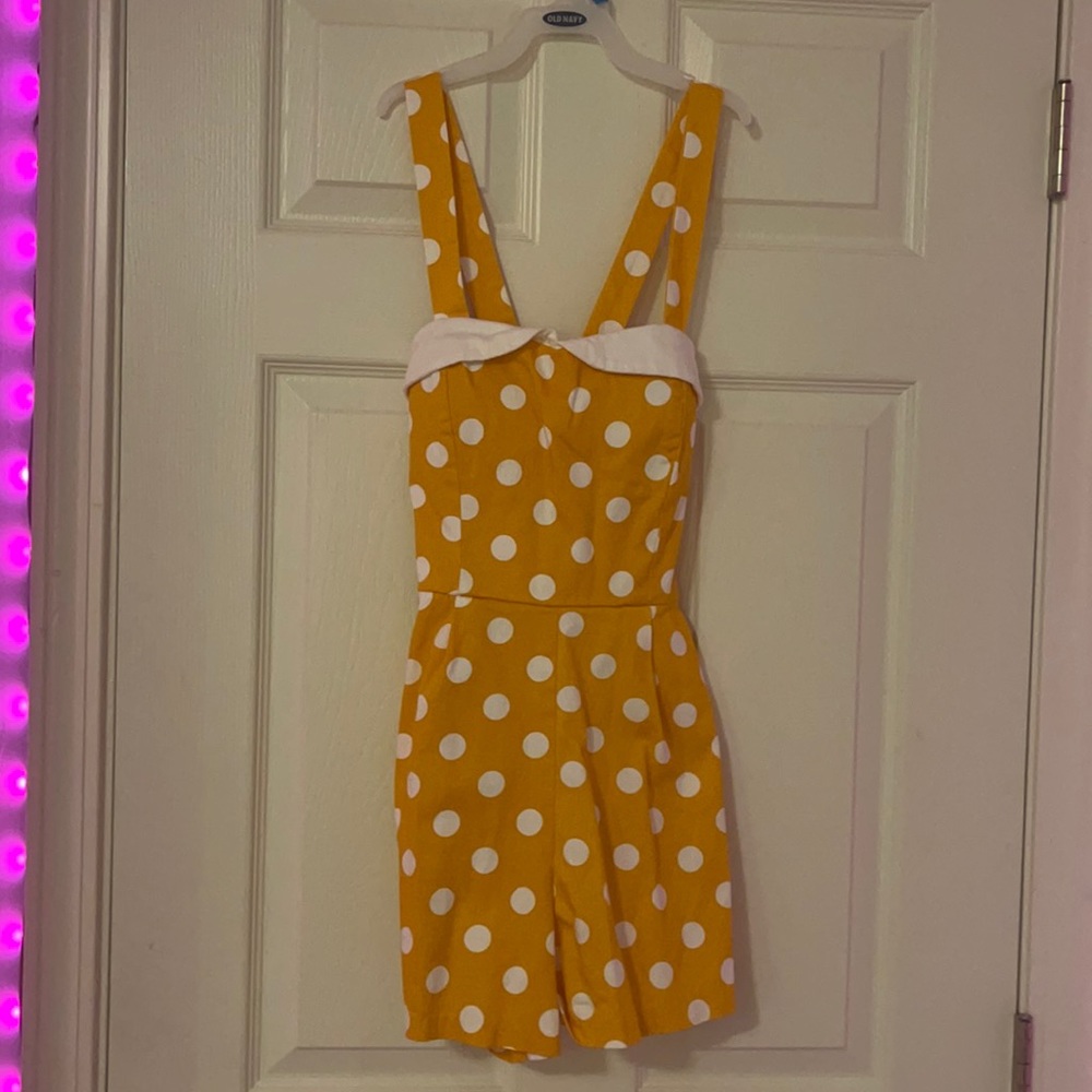 Yellow polka dot romper with adjustable straps🌻